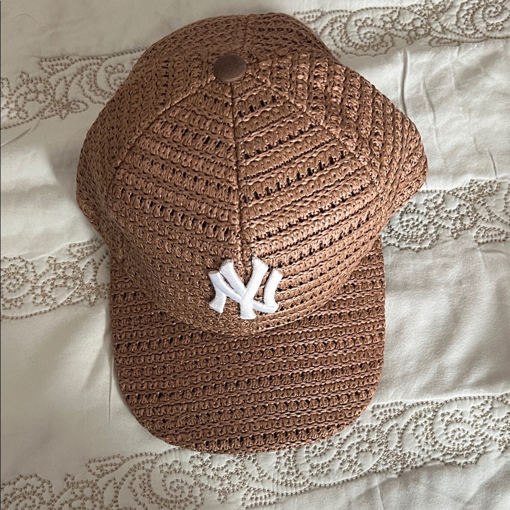 NY- Crochet/wicker feel Baseball Cap - Brown & White